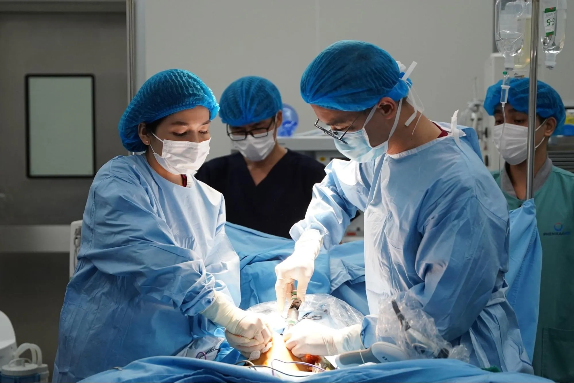 Phẫu thuật nội soi thường được chỉ định cho những tình huống khối thai chưa vỡ