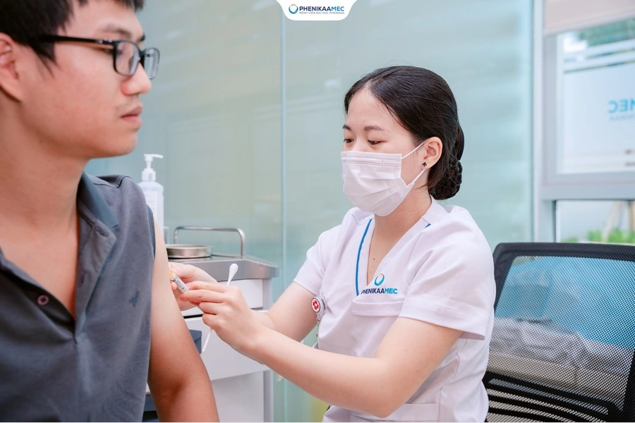 Vắc xin sốt xuất huyết được áp dụng cho trẻ em từ 4 tuổi trở lên và không cần phải thực hiện xét nghiệm trước khi tiêm