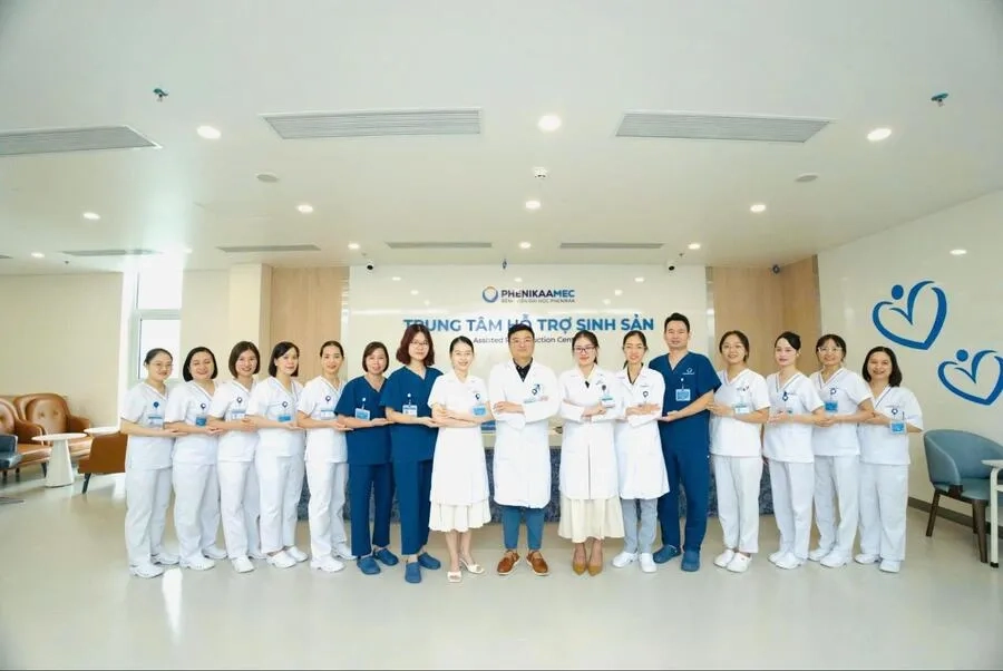Đội ngũ bác sĩ, chuyên gia Phôi học tại Trung tâm Hỗ trợ sinh sản PhenikaaMec mang đến điểm tựa cho các gia đình vô sinh - hiếm muộn