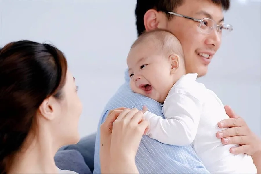 IUI và IVF đều là phương pháp thụ tinh nhân tạo mang đến cơ hội làm cha mẹ cho các cặp vợ chồng hiếm muộn