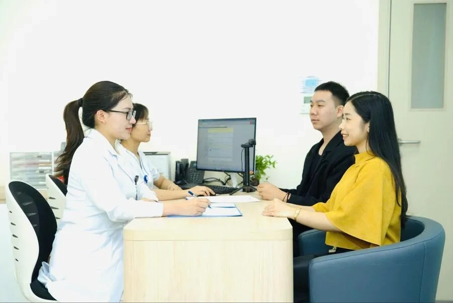 Bạn nên tái khám đúng hẹn để được bác sĩ chuyên khoa tư vấn