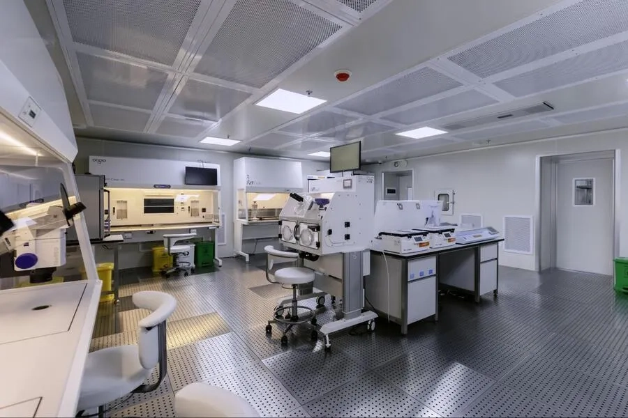 Phòng Lab Trung tâm Hỗ trợ sinh sản - Bệnh viện Đại học Phenikaa đạt chuẩn ISO 5 vô trùng tuyệt đối đầu tiên ở miền Bắc