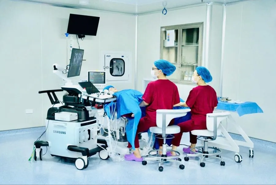 Trang thiết bị y tế và đội ngũ chuyên gia cũng là yếu tố quyết định làm IUI hết bao nhiêu tiền