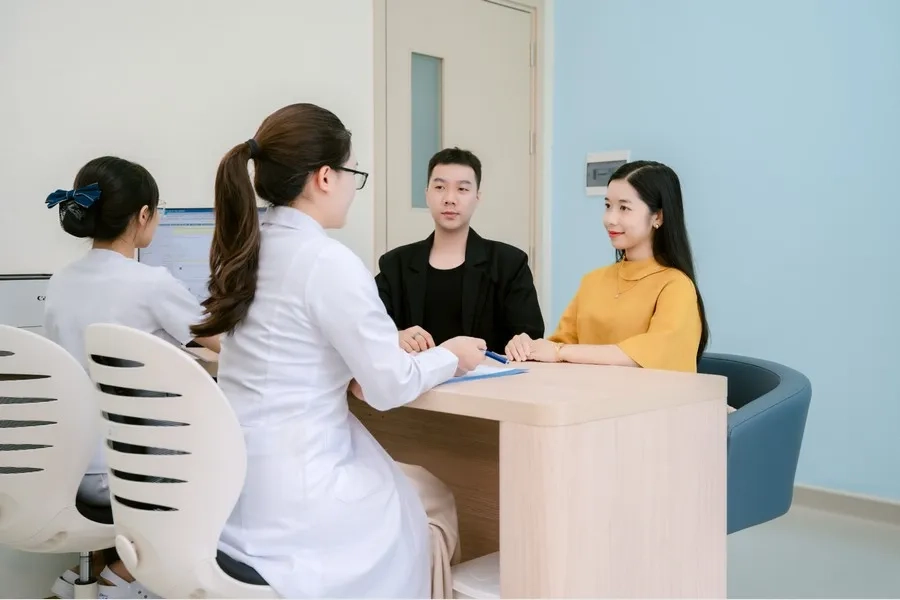 Bác sĩ chuyên khoa sẽ tư vấn và đánh giá kết quả xét nghiệm AMH
