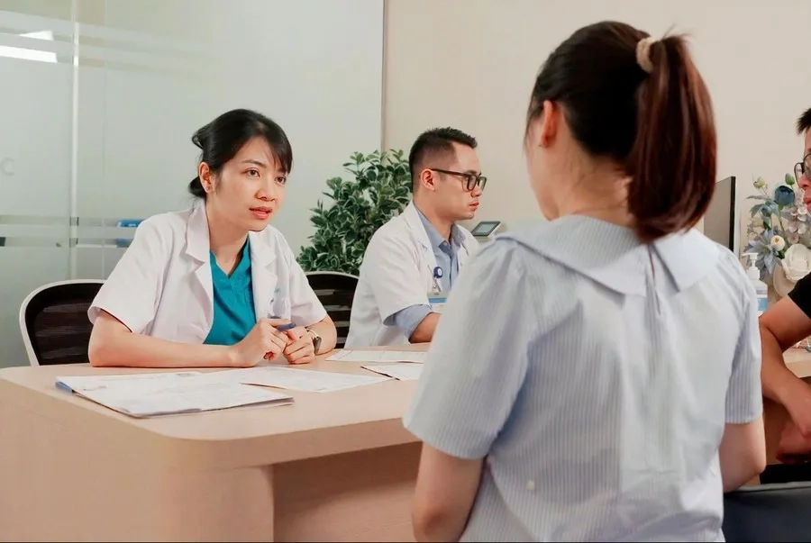 Mẹ bầu nên tham khảo ý kiến bác sĩ trước khi thực hiện xét nghiệm