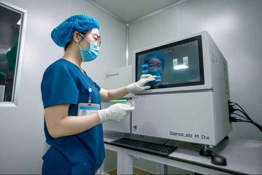 Trung tâm Di truyền Bệnh viện Đại học Phenikaa được trang bị hệ thống máy giải trình gene thế hệ mới cho kết quả nhanh và chính xác
