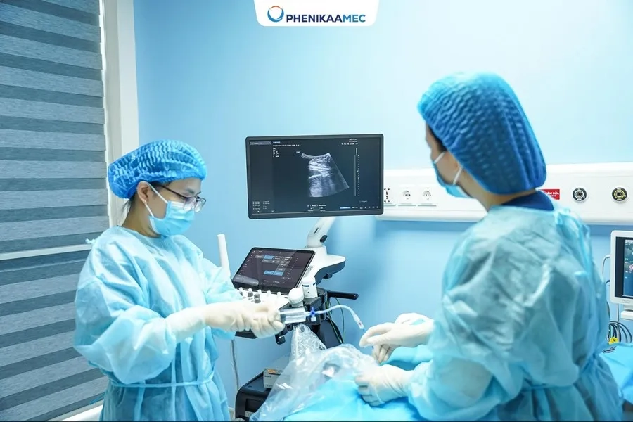 Sinh thiết gai nhau (CVS) được chỉ định ở tuần 10–14 cho thai kỳ có nguy cơ cao