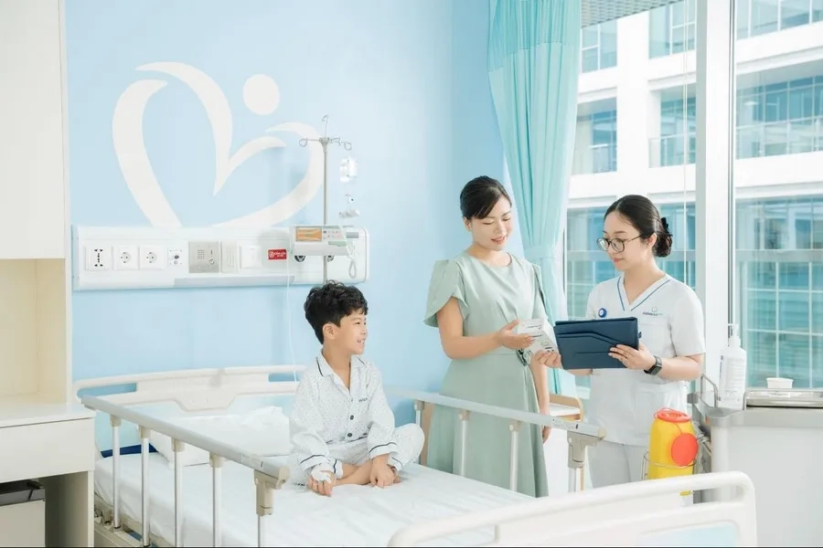 Trẻ cần được điều trị chuyên sâu tại cơ sở y tế uy tín để phòng ngừa biến chứng nguy hiểm