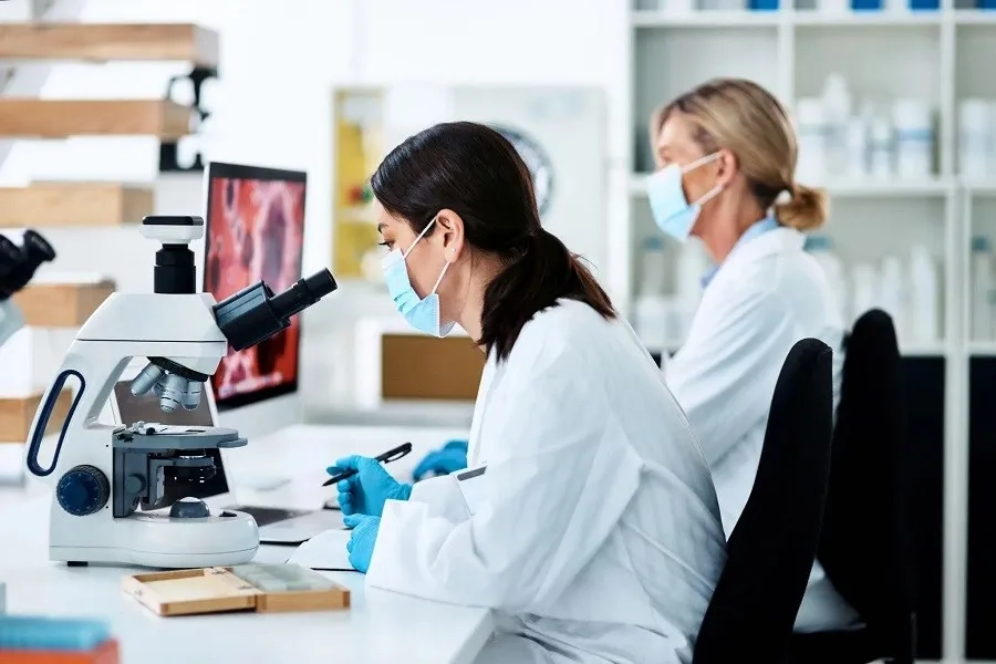 Sinh thiết mô là bước cần thiết để khẳng định chẩn đoán ung thư đại tràng ở giai đoạn 4