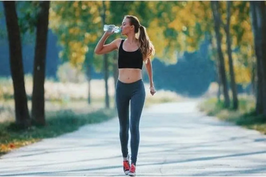 Bạn nên tăng cường vận động để cơ thể khỏe mạnh, góp phần cải thiện hormone trong cơ thể