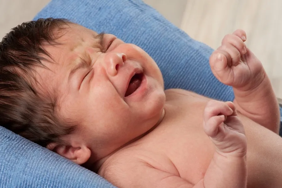 Đi ngoài nhiều kéo dài có thể gây mất nước và ảnh hưởng đến sức khỏe của trẻ