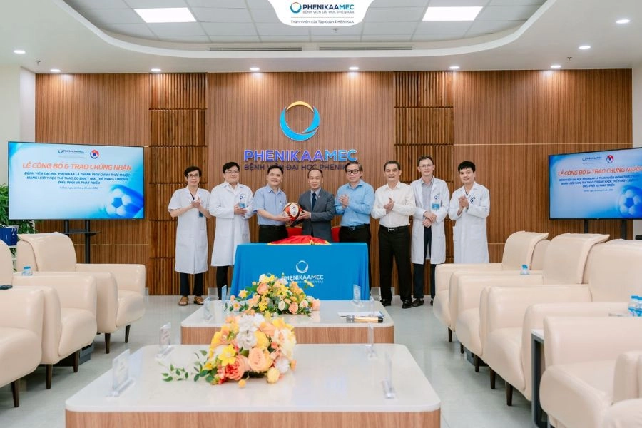 Bệnh viện Đại học Phenikaa chính thức trở thành thành viên Mạng lưới Y học Thể thao VFF
