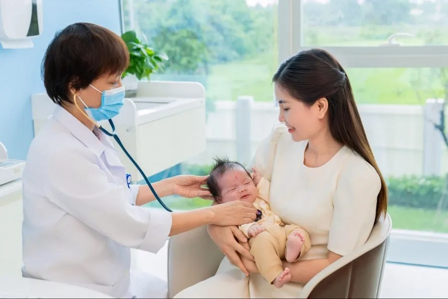Bạn nên đưa trẻ tái khám theo khuyến nghị của bác sĩ