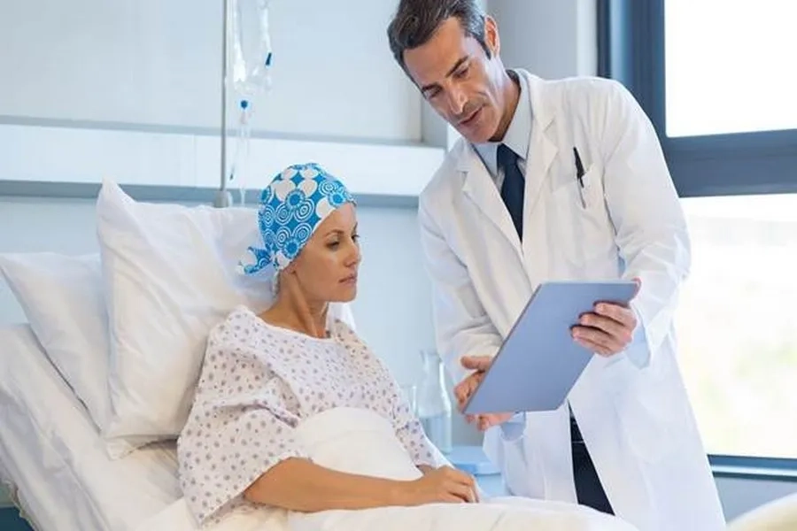 Theo dõi tác dụng phụ và báo ngay cho bác sĩ khi có dấu hiệu bất thường