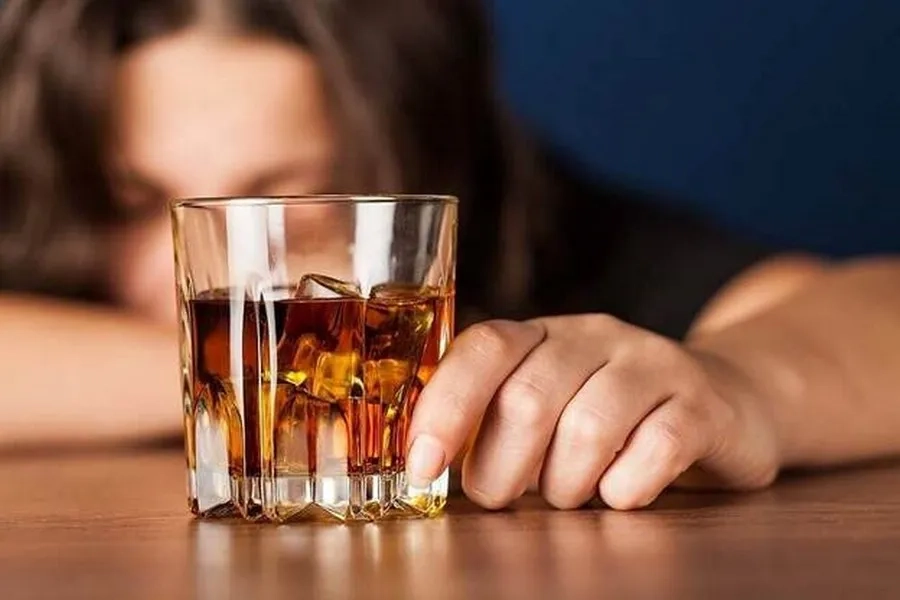 Lạm dụng rượu bia làm tổn thương niêm mạc dạ dày và làm tăng nguy cơ hình thành ung thư 