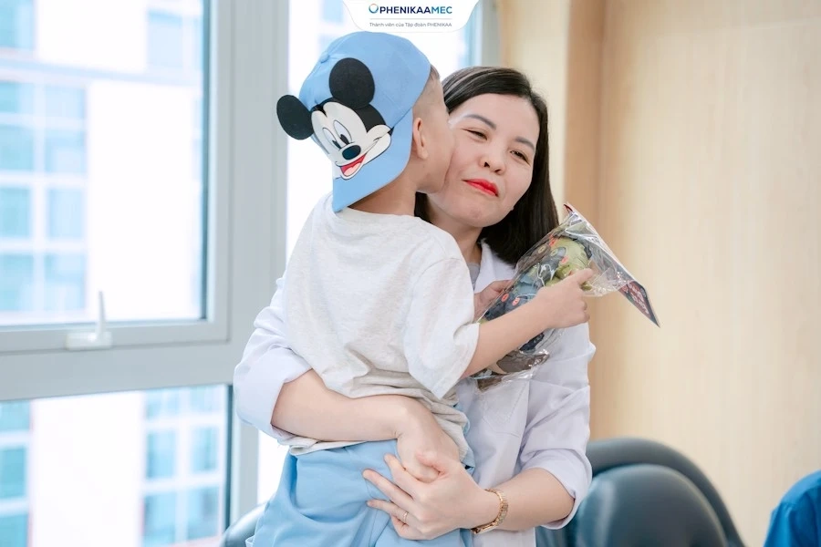 Bệnh Viện Đại Học Phenikaa Trao Gửi Yêu Thương Đến Các Em Nhỏ Chúc Mừng Ngày Quốc Tế Thiếu Nhi 1-6