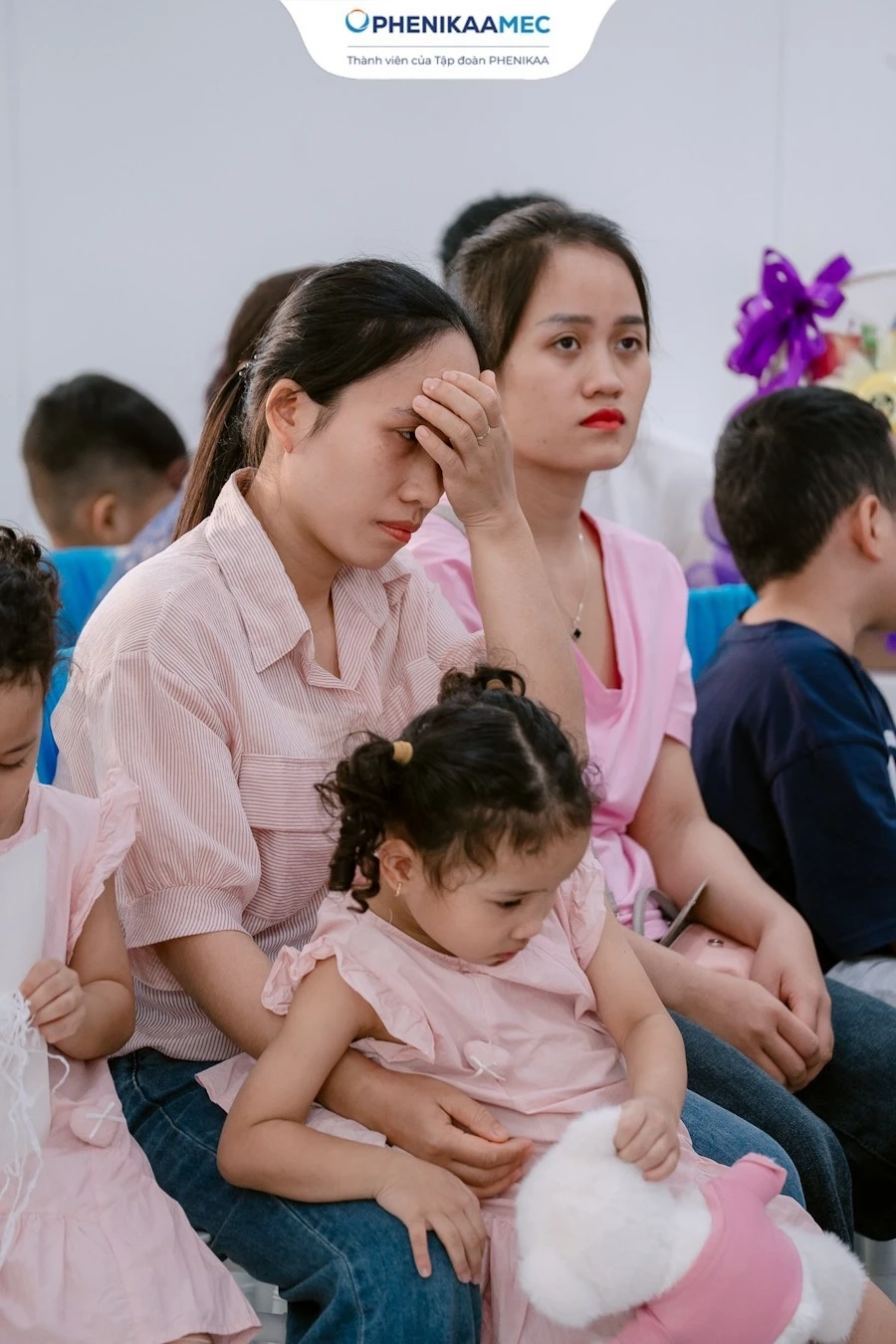 Bệnh Viện Đại Học Phenikaa Trao Gửi Yêu Thương Đến Các Em Nhỏ Chúc Mừng Ngày Quốc Tế Thiếu Nhi 1-6