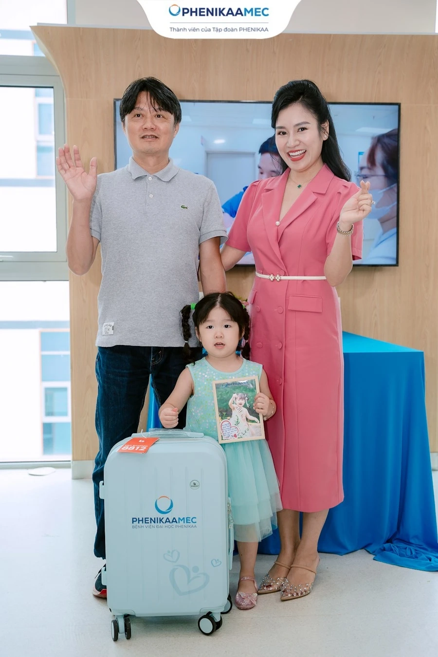 Bệnh Viện Đại Học Phenikaa Trao Gửi Yêu Thương Đến Các Em Nhỏ Chúc Mừng Ngày Quốc Tế Thiếu Nhi 1-6