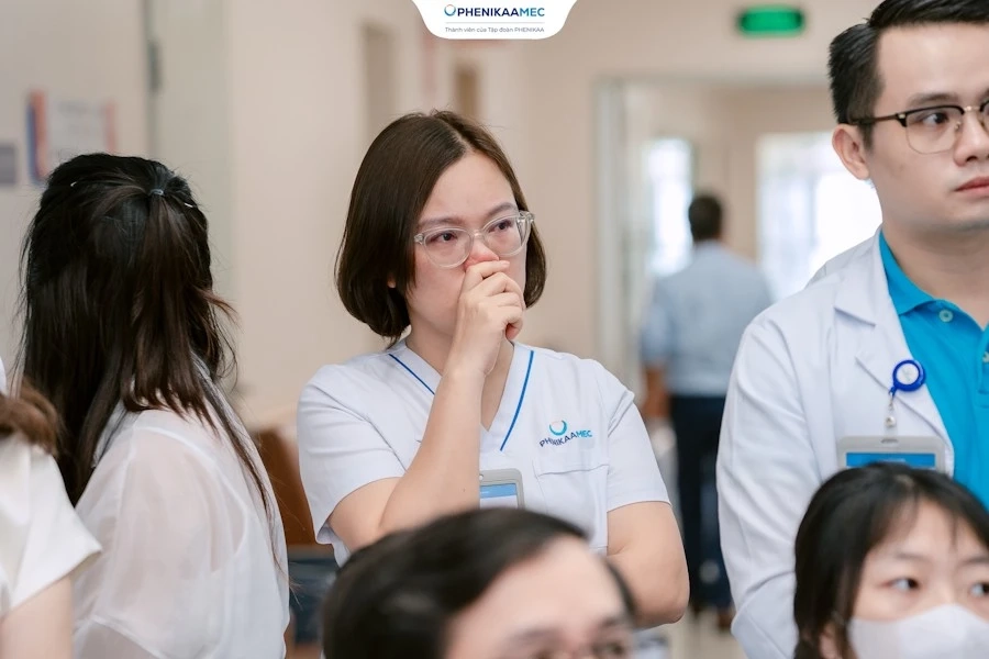 Bệnh Viện Đại Học Phenikaa Trao Gửi Yêu Thương Đến Các Em Nhỏ Chúc Mừng Ngày Quốc Tế Thiếu Nhi 1-6