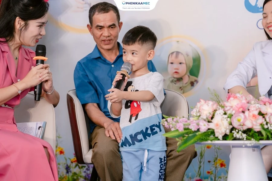 Bệnh Viện Đại Học Phenikaa Trao Gửi Yêu Thương Đến Các Em Nhỏ Chúc Mừng Ngày Quốc Tế Thiếu Nhi 1-6