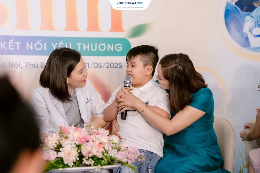 Bệnh Viện Đại Học Phenikaa Trao Gửi Yêu Thương Đến Các Em Nhỏ Chúc Mừng Ngày Quốc Tế Thiếu Nhi 1-6