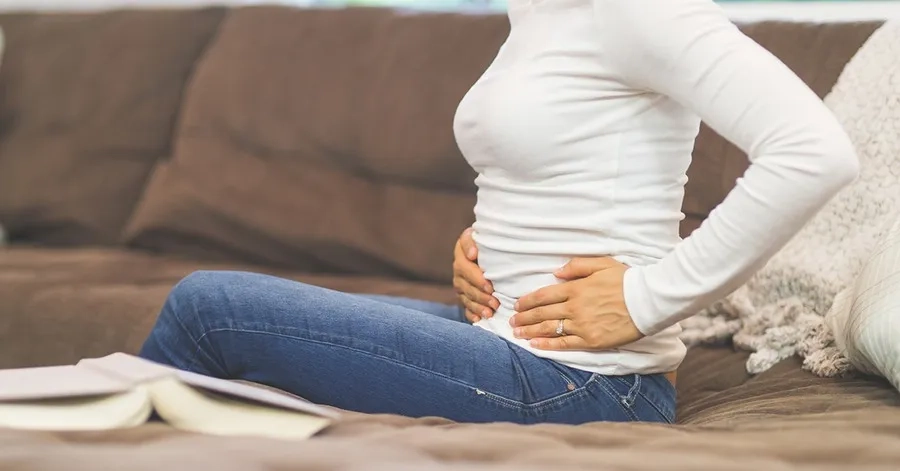 Đau hạ vị một bên có thể liên quan buồng trứng có u