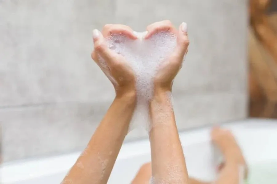 Vệ sinh đúng cách trước khi khám giúp hạn chế sai lệch kết quả