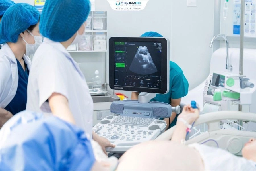 PhenikaaMec đón thành công ba em bé trong ca tam thai hiếm gặp sau hành trình trì hoãn sinh kéo dài 36 giờ