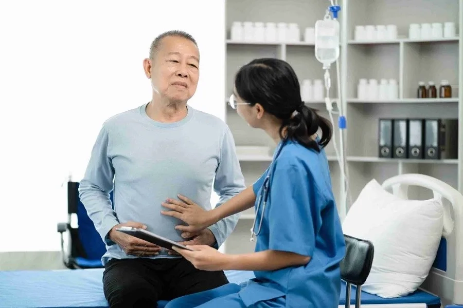 Ung thư trực tràng tiến triển qua 4 giai đoạn, từ khu trú đến di căn xa