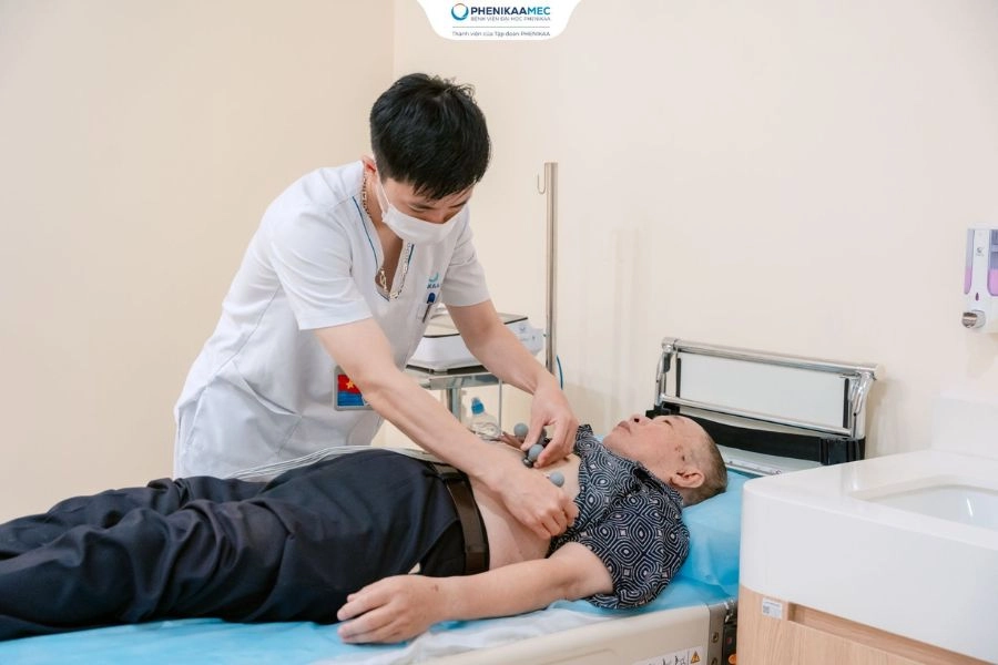 Bệnh viện Đại học Phenikaa đồng hành chăm sóc sức khỏe người có công tại phường Xuân Phương