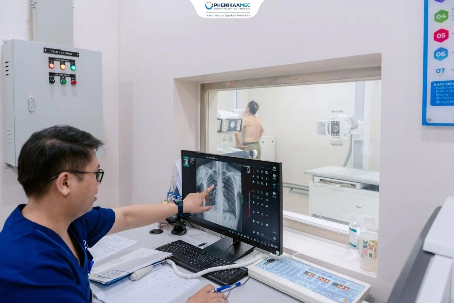 Bệnh viện Đại học Phenikaa đồng hành chăm sóc sức khỏe người có công tại phường Xuân Phương