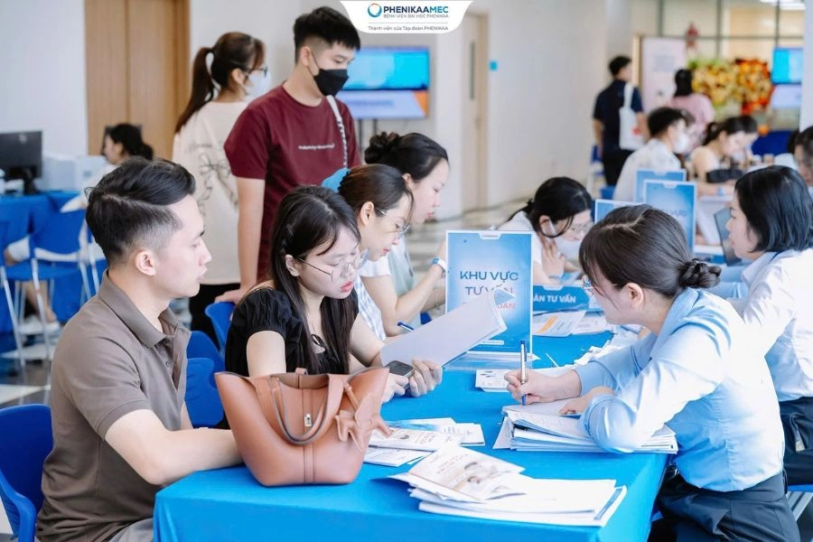 Gần 600 mẹ bầu và người thân tham dự lớp học tiền sản PhenikaaMec: Cập nhật kiến thức về nước ối để bảo vệ thai kỳ khỏe mạnh