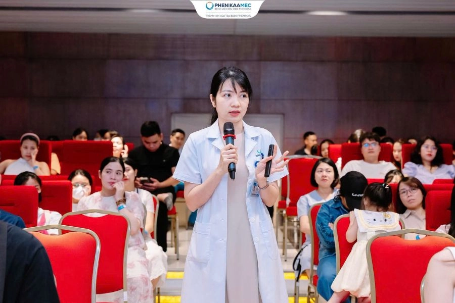 Gần 600 mẹ bầu và người thân tham dự lớp học tiền sản PhenikaaMec: Cập nhật kiến thức về nước ối để bảo vệ thai kỳ khỏe mạnh