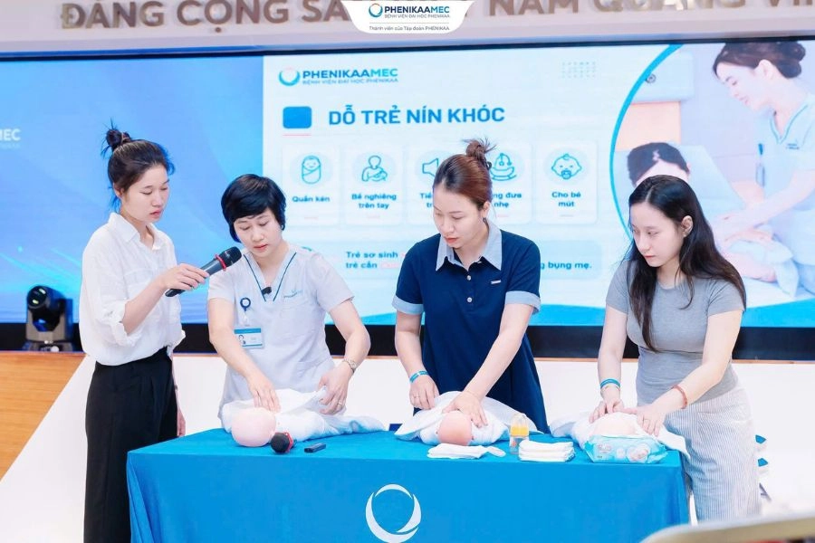 Gần 600 mẹ bầu và người thân tham dự lớp học tiền sản PhenikaaMec: Cập nhật kiến thức về nước ối để bảo vệ thai kỳ khỏe mạnh