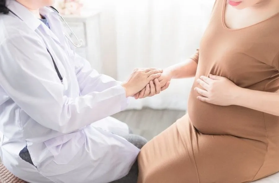 Gặp bác sĩ ngay khi mẹ bầu xuất hiện các dấu hiệu bất thường