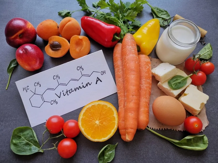 Vitamin A hỗ trợ miễn dịch và giúp bảo vệ niêm mạc mắt, đường hô hấp