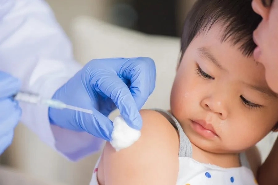 Trẻ cần được tiêm phòng vắc xin cúm định kỳ hàng năm
