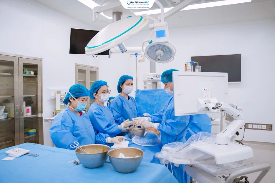 PhenikaaMec hai lần truyền ối thành công, giành lại sự sống cho thai nhi thiểu ối nặng 