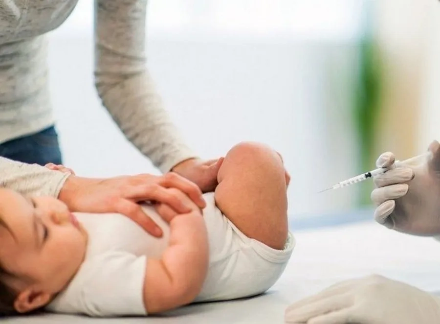 Vắc xin phòng ngừa viêm gan B được khuyến khích tiêm trong vòng 24 giờ sau sinh