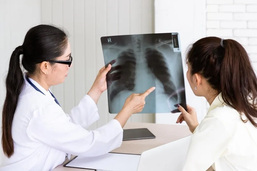 Bác sĩ tư vấn sàng lọc ung thư sớm cho người thuộc nhóm nguy cơ cao