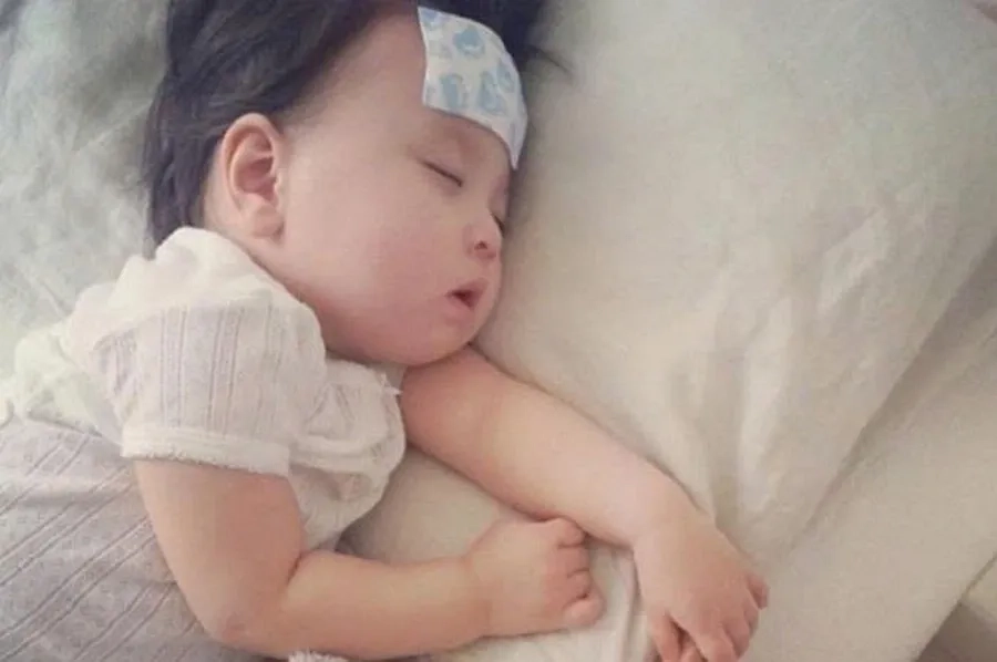 Trẻ mất nước, mệt lả cần đưa đến bệnh viện ngay