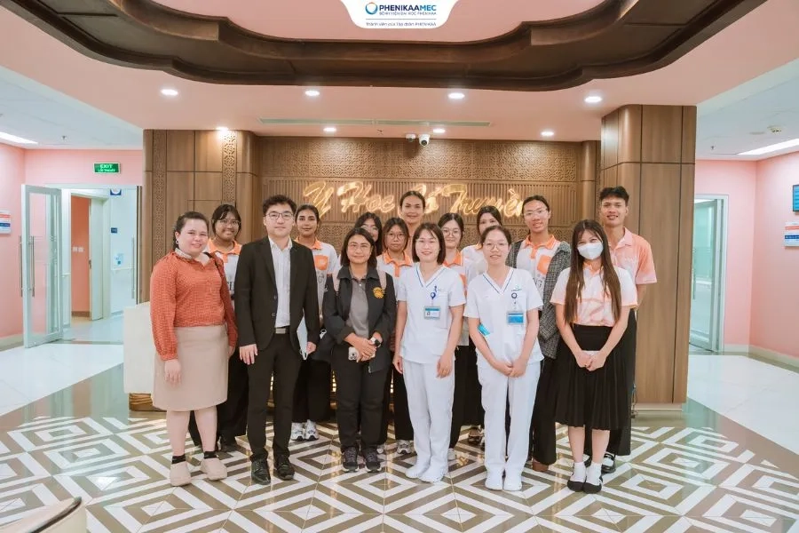 Bệnh viện Đại học Phenikaa đón đoàn sinh viên Khoa Điều dưỡng Đại học Burapha thúc đẩy trao đổi chuyên môn