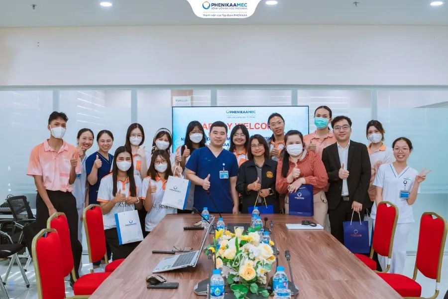 Bệnh viện Đại học Phenikaa đón đoàn sinh viên Khoa Điều dưỡng Đại học Burapha thúc đẩy trao đổi chuyên môn
