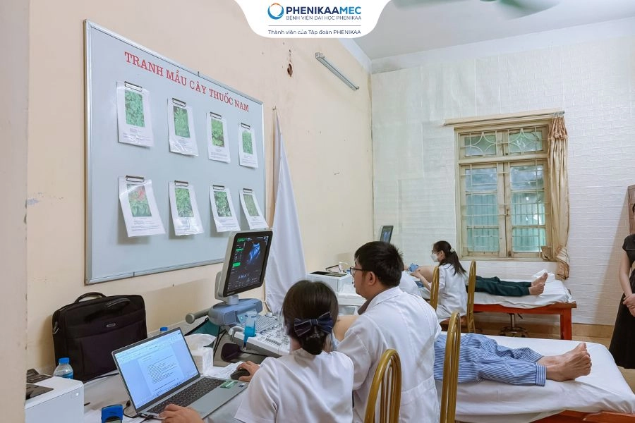 PhenikaaMec khám sức khỏe miễn phí cho hơn 200 người có công với cách mạng tại phường Dương Nội nhân dịp 27/7