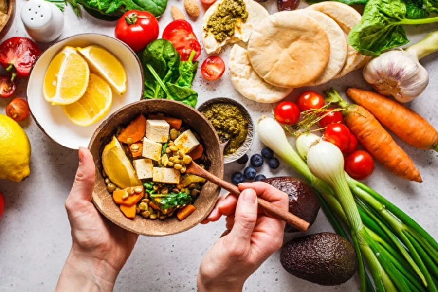 Duy trì chế độ ăn uống lành mạnh là cách đơn giản nhất hỗ trợ phục hồi tổn thương gan 
