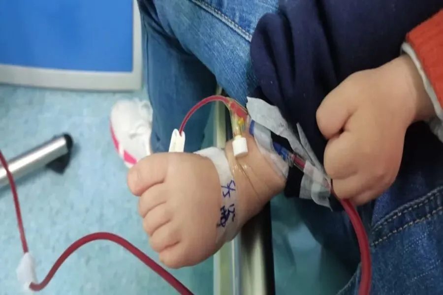 Người mắc tan máu bẩm sinh cần phải truyền máu để duy trì sự sống