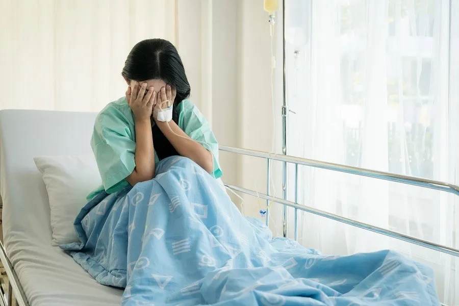Nguyên nhân gây ra ung thư là do sự kết hợp của nhiều yếu tố nguy cơ như tuổi tác, thói quen sinh hoạt, môi trường,... 