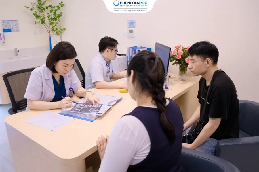 Giữ thai an toàn đến 38 tuần cho sản phụ song thai chung bánh rau biến chứng thai chậm tăng trưởng chọn lọc