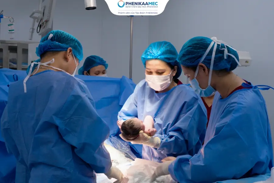 Giữ thai an toàn đến 38 tuần cho sản phụ song thai chung bánh rau biến chứng thai chậm tăng trưởng chọn lọc