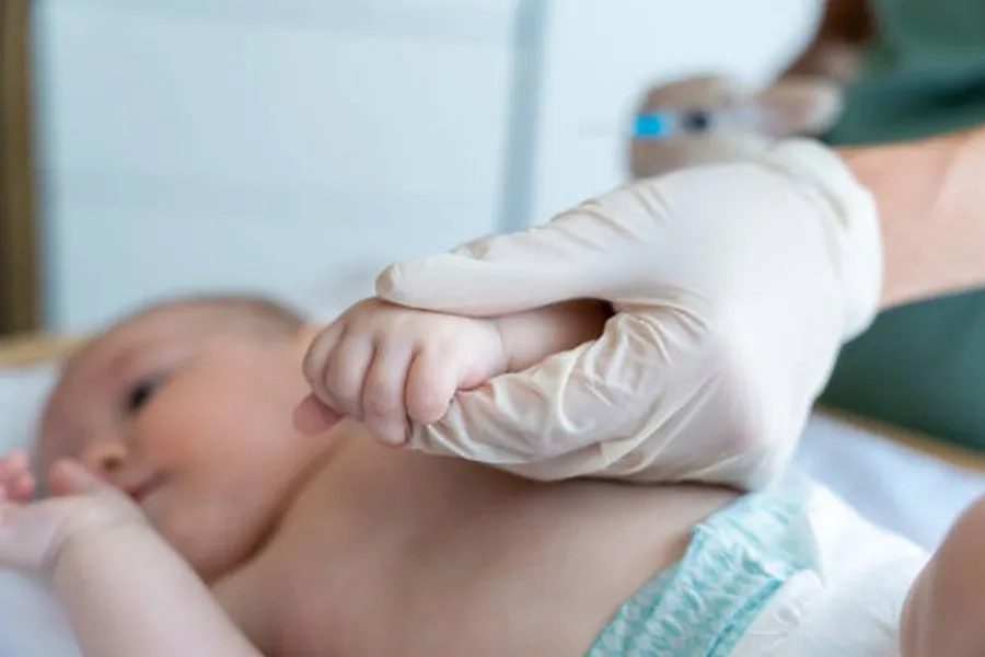 Trẻ sơ sinh cần được tiêm vắc xin viêm gan B trong vòng 24 giờ sau sinh